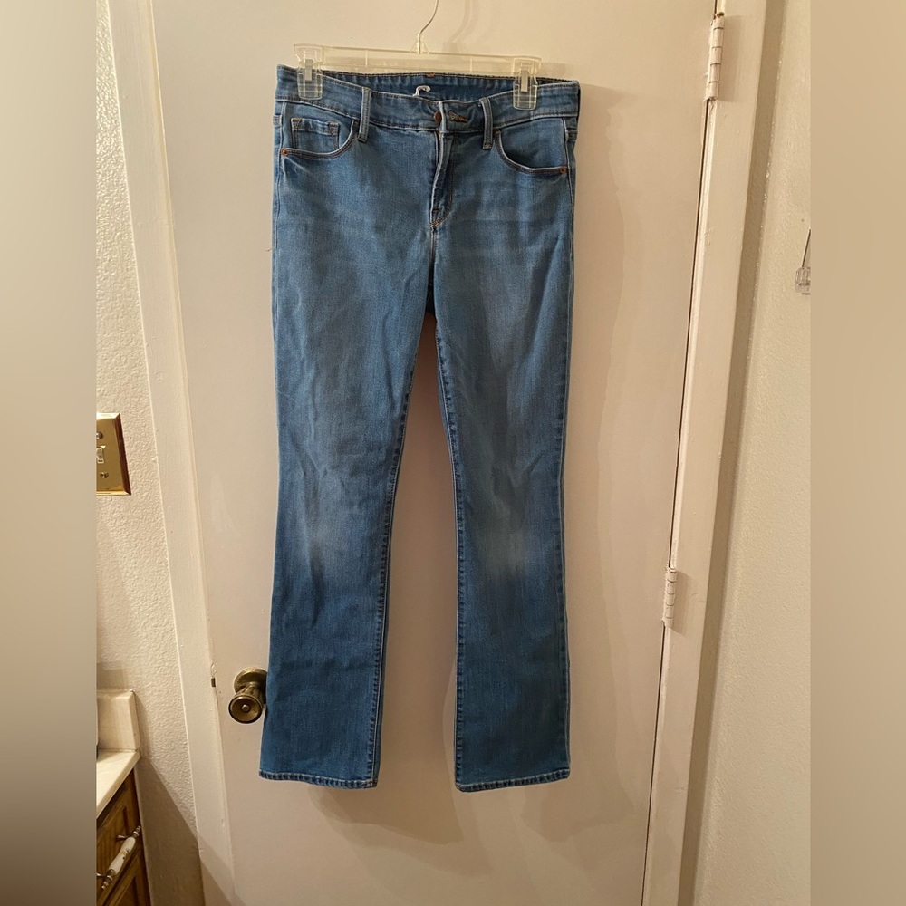 Old Navy Women's Boot Cut Jeans in Blue/Willow. Medium Rise. - Picture 2 of 9